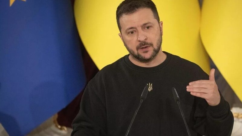 زيلينسكي: خطوات إنهاء النزاع قد تتحدد خلال الأيام المقبلة وسط خيارات صعبة
