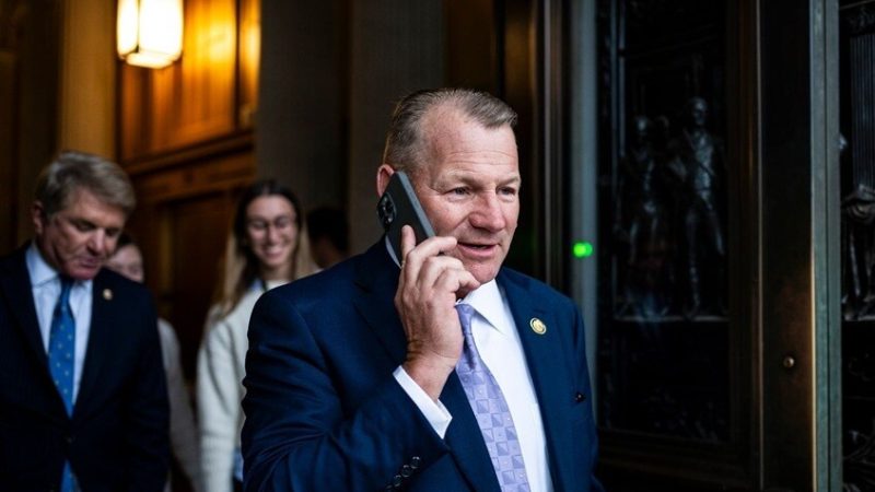 النائب الجمهوري تروي نيلز يعلن تقاعده من الكونغرس