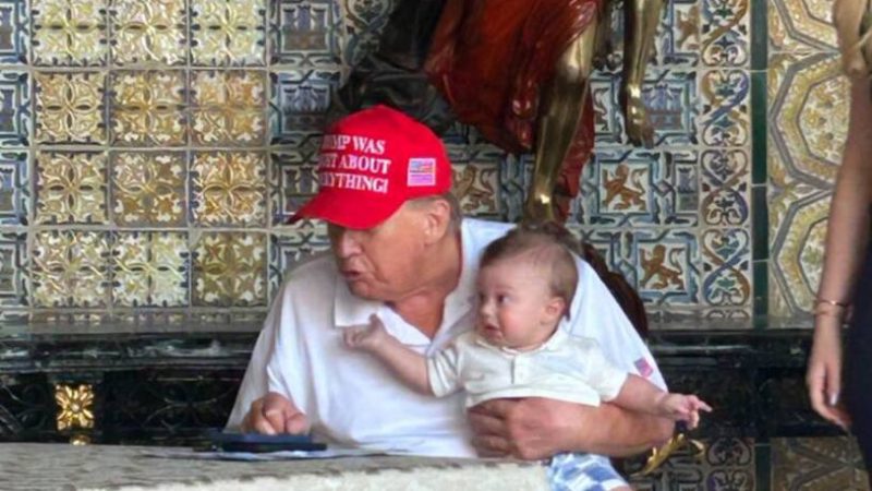 ترامب “يعمل بجد” مع حفيده اللبناني (صورة)