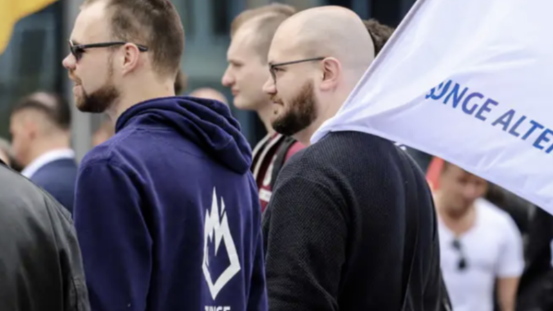 ألمانيا: اتهام الشرطة باستخدام العنف المفرط خلال احتجاجات جيسن ضد منظمة شباب “البديل”