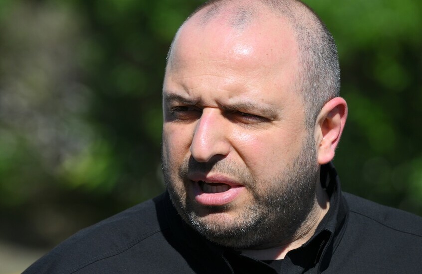 عميروف يعلن العمل للاتفاق على حل إطاري بعد محادثاته مع الجانب الأمريكي