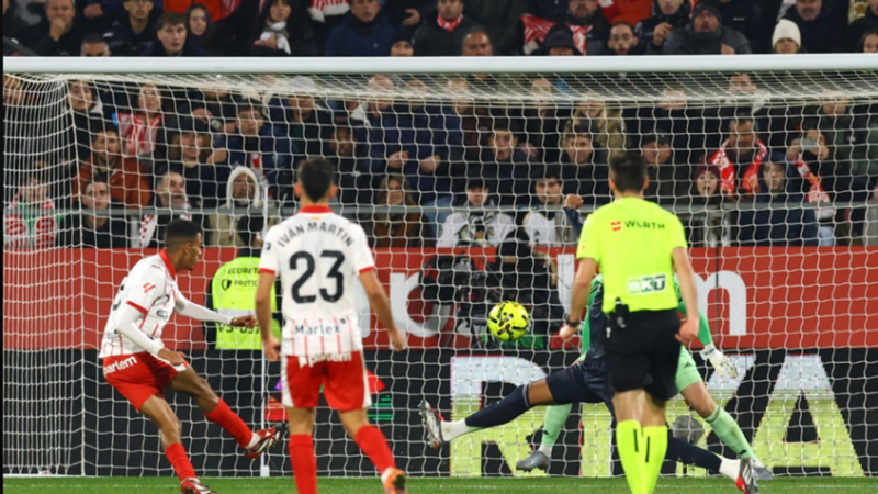 عز الدين أوناحي يسجل هدفا عالميا في شباك ريال مدريد ويسقطه من صدارة “الليغا”