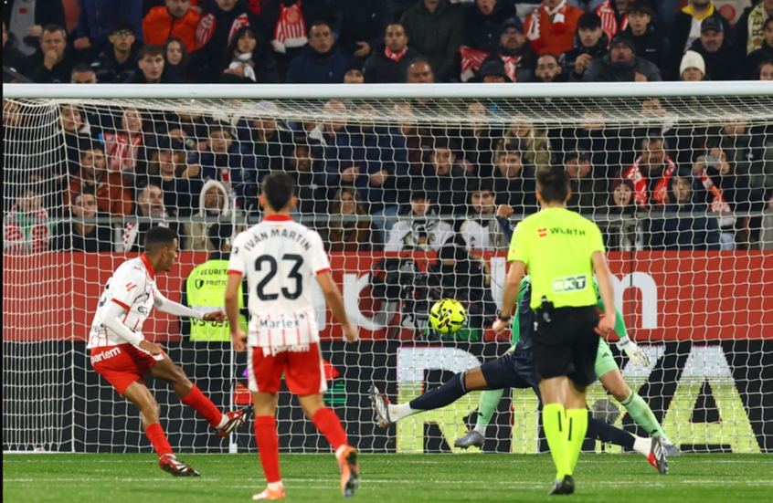 عز الدين أوناحي يسجل هدفا عالميا في شباك ريال مدريد ويسقطه من صدارة “الليغا”