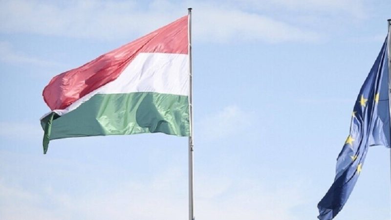 زعيم حزب هنغاري يدعو إلى إقامة الحوار مع السياسيين الروس