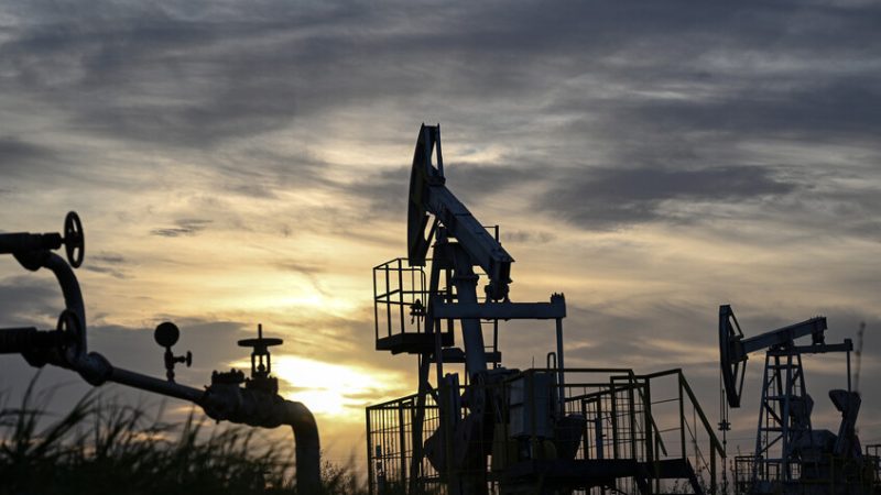 ارتفاع أسعار النفط بدعم من خطة “أوبك+” للإنتاج