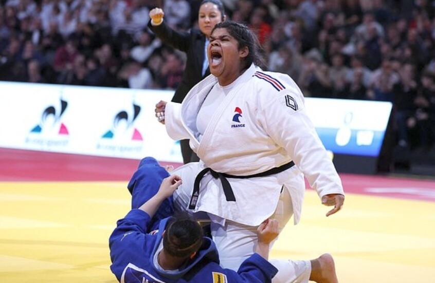 استبعاد بطلة أوروبا للجودو بسبب “عض” منافستها في بطولة أبوظبي