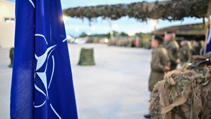 CNN: اجتماع فلوريدا بحث منع كييف من الانضمام إلى الناتو