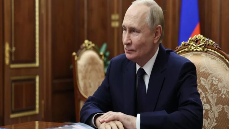 بوتين يدعو لتوسيع العلاقات العسكرية التقنية رغم العقوبات الغربية