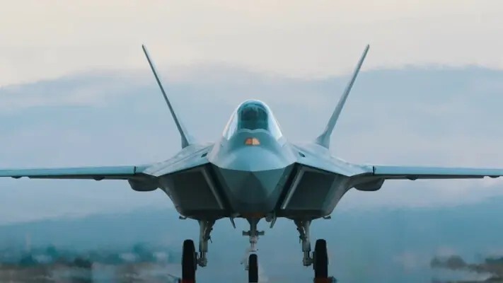 اختفت عن الرادار الإسرائيلي والأمريكي.. الإعلام العبري يلاحق مقاتلة “سوبر” صينية في مصر