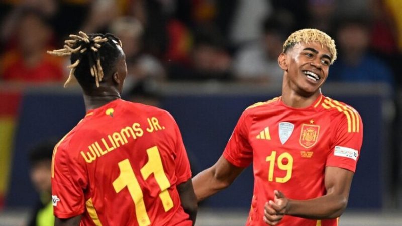 لامين جمال يكشف أسباب تفضيله منتخب إسبانيا على حساب المغرب