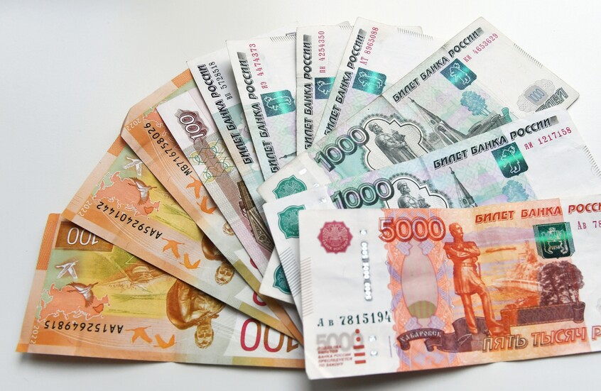 الروبل يحقق أقوى أداء بين عملات مجموعة العشرين