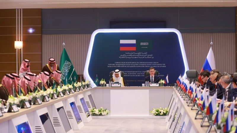 اجتماع روسي سعودي يثمن العلاقات ويشير إلى قفزة في الاستثمارات والتجارة