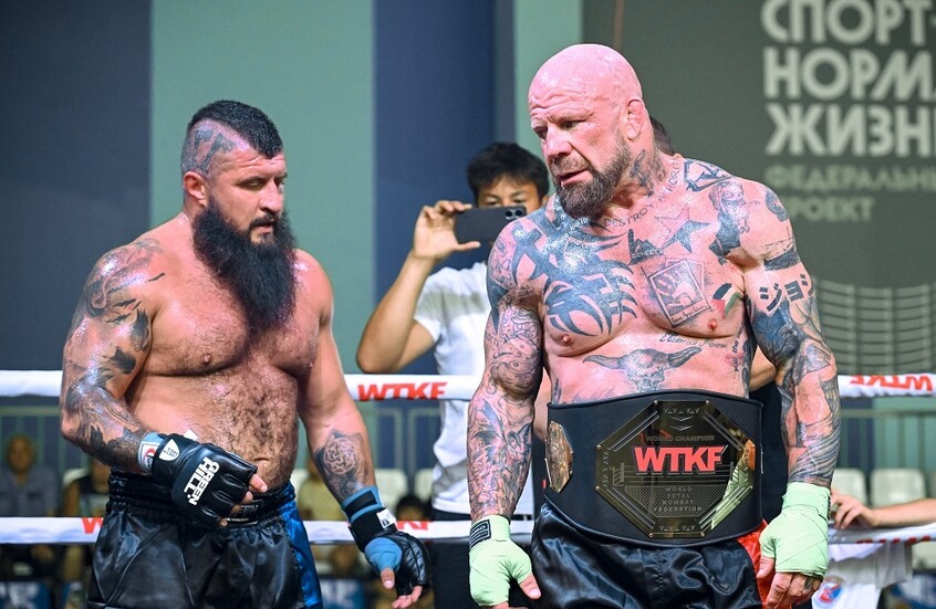 منع مقاتل أمريكي سابق من دخول مولدوفا بسبب جواز سفره الروسي وربما بسبب “وشم” على الرقبة