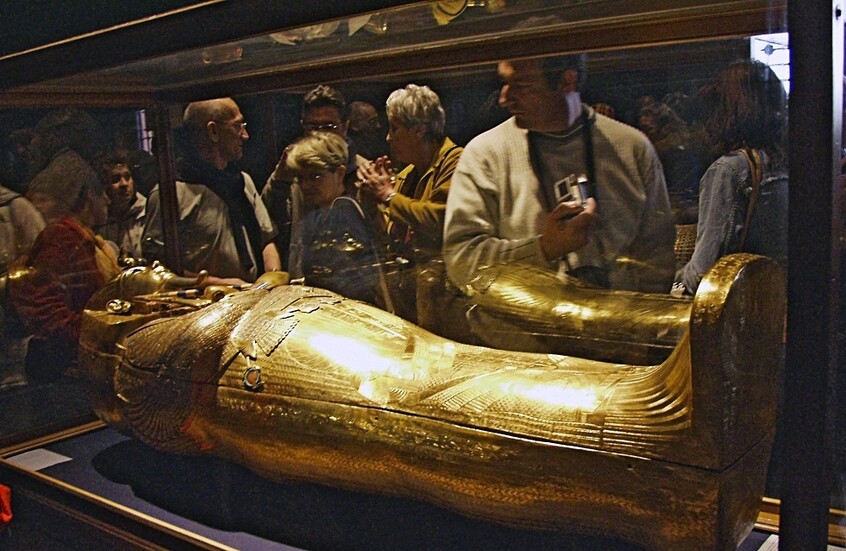 مدير “الإرميتاج” يثير جدلا حول مصر ومتحفها الكبير