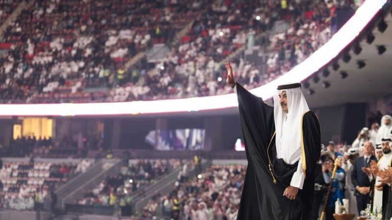 أول تعليق من أمير قطر بعد هزيمة منتخب بلاده أمام فلسطين في كأس العرب