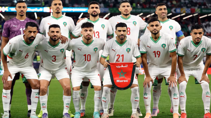 السكتيوي يدخل قوته الضاربة ورينارد يريح نجومه.. التشكيلة الأساسية لمباراة المغرب والسعودية