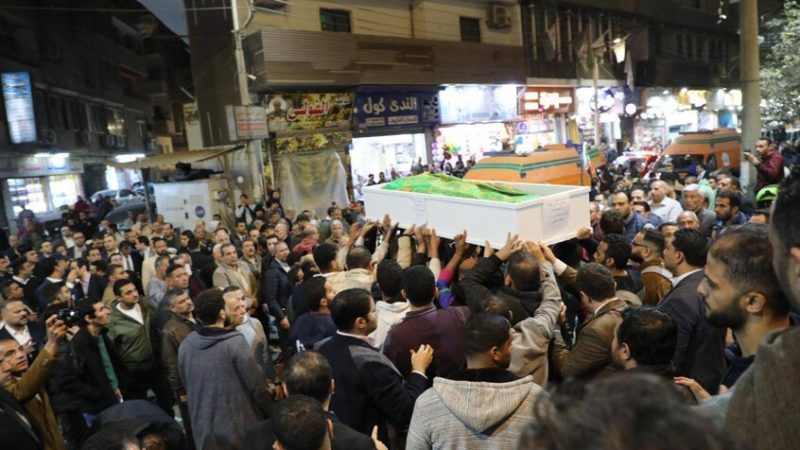 مصر.. جنازة مهيبة لـ 4 قضاة لقوا مصرعهم في حادث مروع