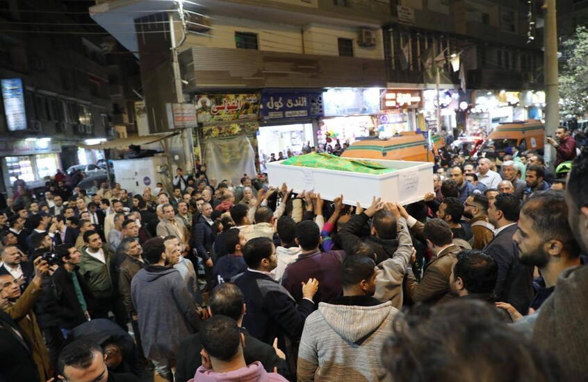 مصر.. جنازة مهيبة لـ 4 قضاة لقوا مصرعهم في حادث مروع