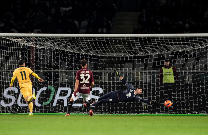 ميلان يحقق “ريمونتادا” مثيرة ضد تورينو ويستعيد صدارة الدوري الإيطالي