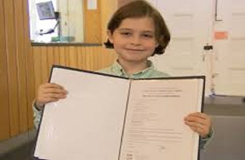 “أينشتاين بلجيكا الصغير”.. أصغر دكتور في فيزياء الكم يخطط لصنع بشر خارقين!