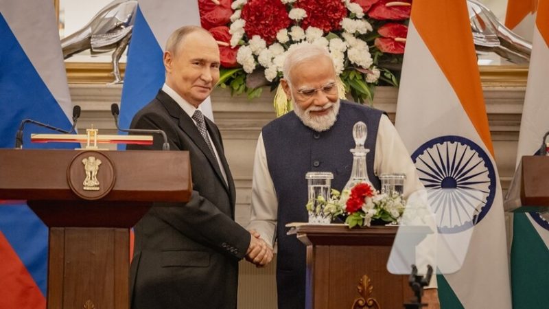 “إنديان إكسبريس”: زيارة بوتين إلى الهند أثارت قلق الغرب