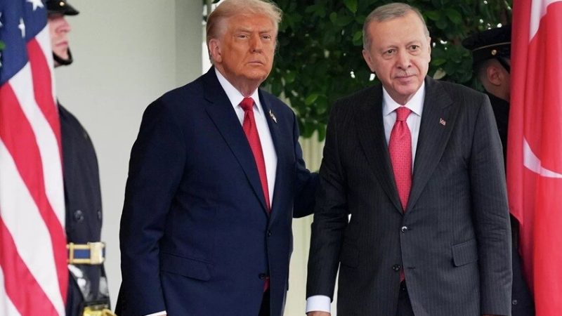 ترامب يتحدث عن لجوء شركاء الناتو إليه للوساطة مع أردوغان