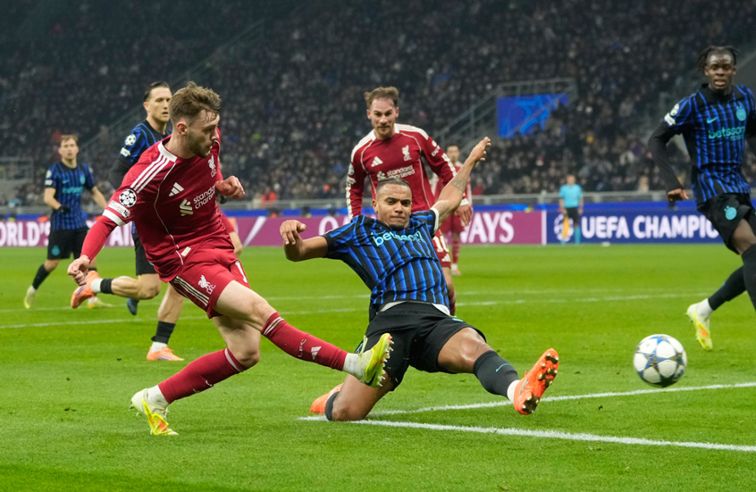 ليفربول يتجاوز “أزمة صلاح” ويقتنص فوزا ثمينا من عقر دار إنتر ميلان