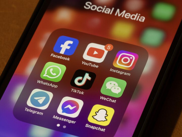 السلطات الأمريكية تطلب من السياح كلمات سر حساباتهم على وسائل التواصل الاجتماعي