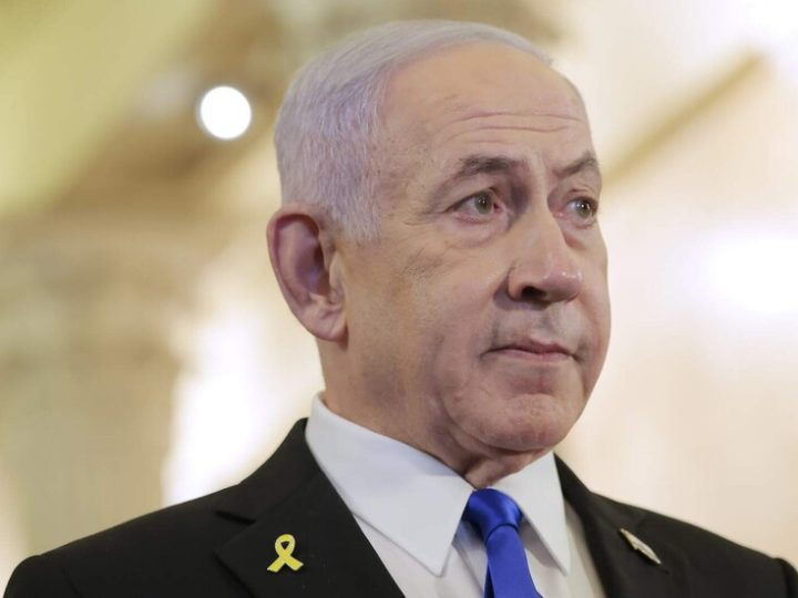 الصورة الأكثر تداولا في إيران.. “نتنياهو” يقف في طابور أمام مخبز في طهران!