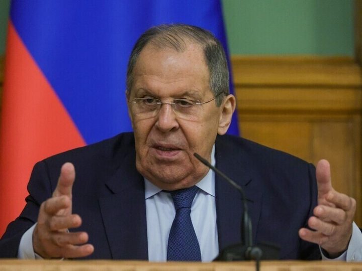 لافروف: روسيا على أهبة الاستعداد للرد على نشر أي قوات أجنبية في أوكرانيا وإجراءاتها جاهزة