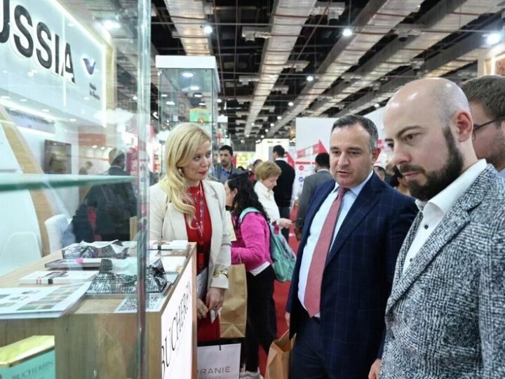 روسيا تعرض منتجاتها الغذائية في مصر