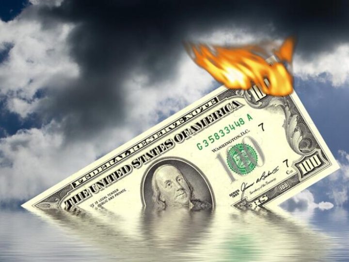 لافروف: الدولار صمم ليكون منفعة للاقتصاد العالمي وليس أداة للعقوبات