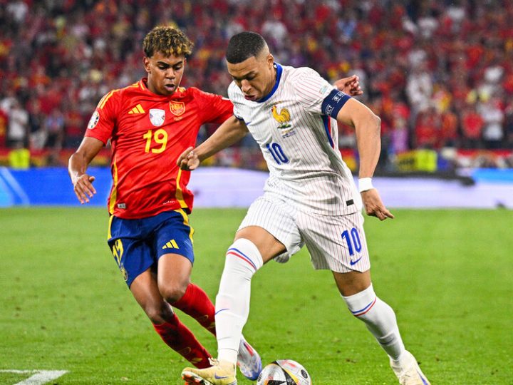 لامين جمال يحطم رقم مبابي التاريخي في دوري أبطال أوروبا