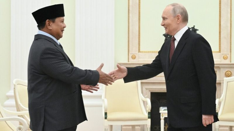 بوتين: روسيا مستعدة للمساهمة في برنامج إندونيسيا النووي