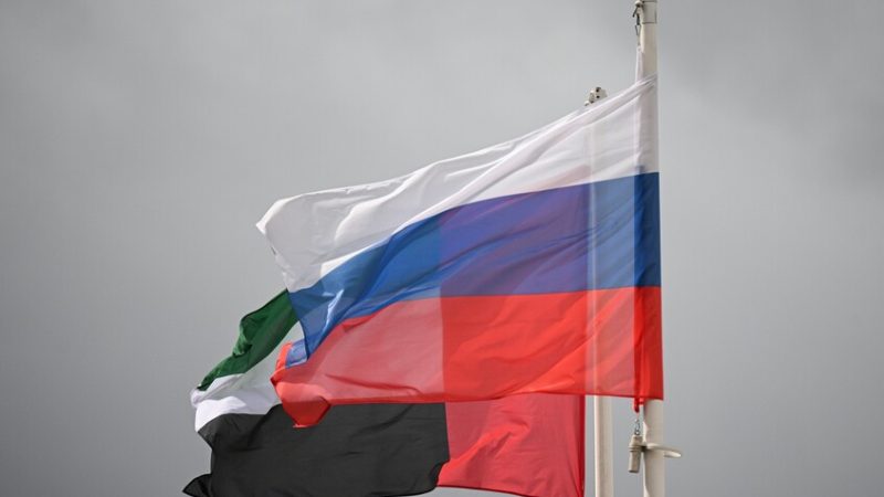 روسيا والإمارات تبحثان تعزيز التعاون في قطاعات الاقتصاد الجديد