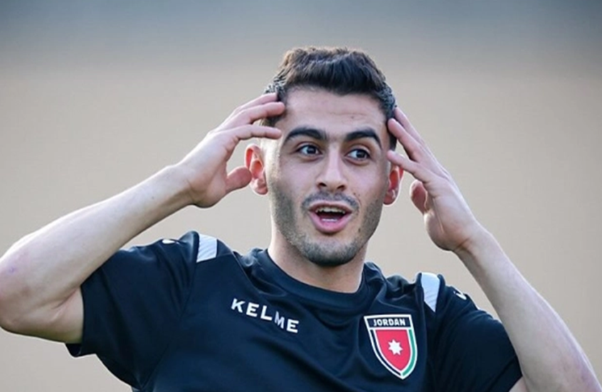 “إلى الأمام”.. نجم منتخب الأردن “شرارة” يقلد المدرب المغربي جمال السلامي بطريقة طريفة (فيديو)