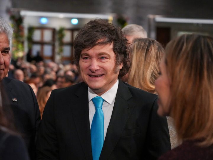 رئيس الأرجنتين: نبحث مع بريطانيا تخفيف حظر تصدير الأسلحة