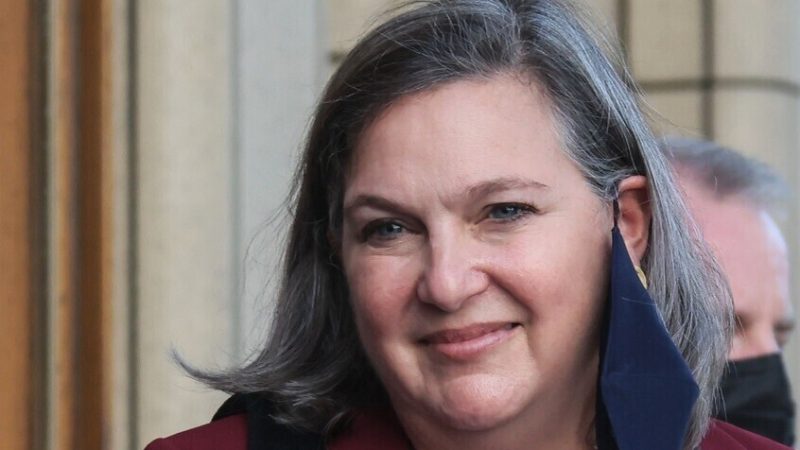 عميل سابق في المخابرات الأوكرانية يكشف تأثير نولاند وواشنطن خلال أحداث ميدان كييف