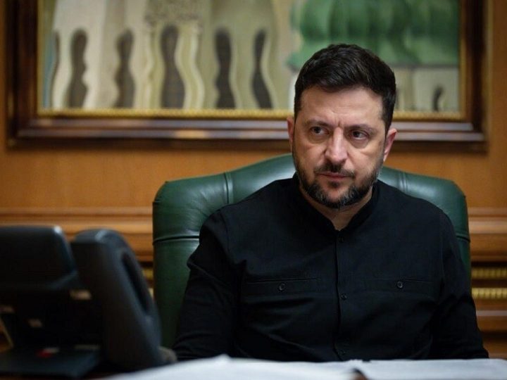 الخارجية الروسية: زيلينسكي ليس لديه أي فرصة لإعادة انتخابه بشكل قانوني