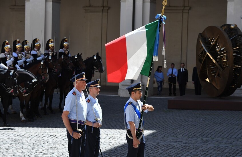 مستشار ماكرون يوجه رسائل لإسرائيل عن قصف لبنان ونزع سلاح حزب الله