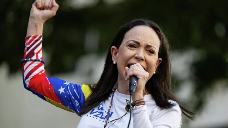 “سي بي إس نيوز”: قوات خاصة نظمت عملية لنقل المعارضة الفنزويلية ماتشادو إلى النرويج