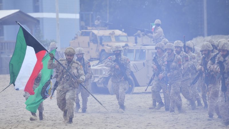 وزير الدفاع الكويتي: العمل الدفاعي الخليجي يمثل سدا منيعا لمواجهة المخاطر في المنطقة