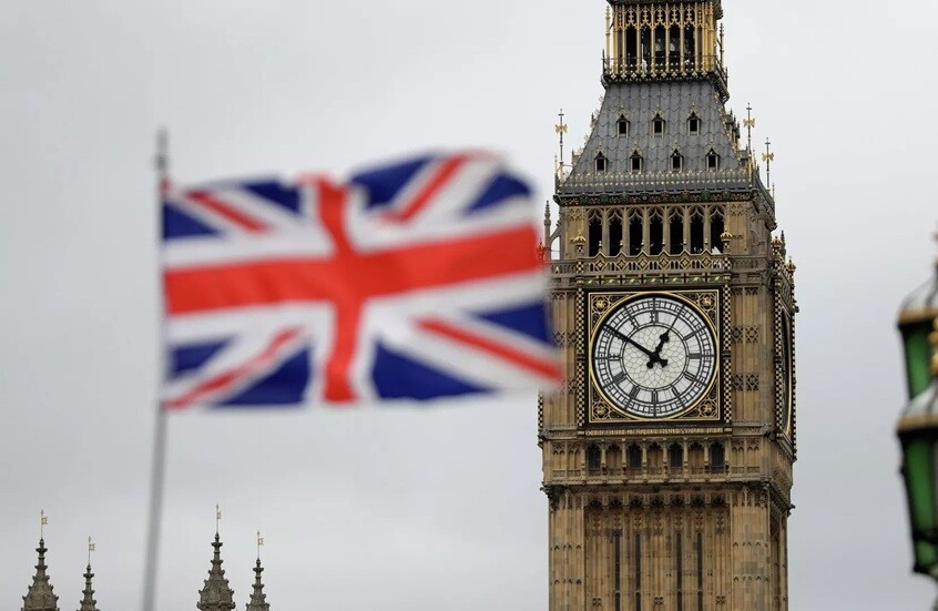 سيناتور روسي يحذر من “الاستعمار العكسي” لبريطانيا عبر الهجرة