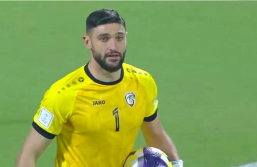 مشهد مؤثر لحارس منتخب سوريا إلياس هدايا بعد خسارة “نسور قاسيون” أمام المغرب (فيديو)