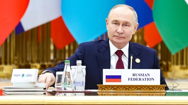 بوتين يهنئ تركمانستان بذكرى الاعتراف الدولي بالحياد 