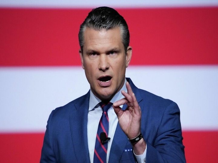 “التلغراف”: هيغسيث يقصي وزير الجيش من مفاوضات أوكرانيا بسبب الارتياب