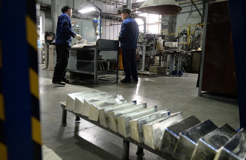 سعر الفضة يرتفع فوق 65 دولارا لأول مرة في التاريخ