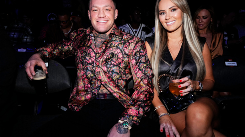 من “نادلة” إلى عروس الفاتيكان.. ماكغريغور يتزوج دي ديفلين وفاء لشريكة رحلة صعوده