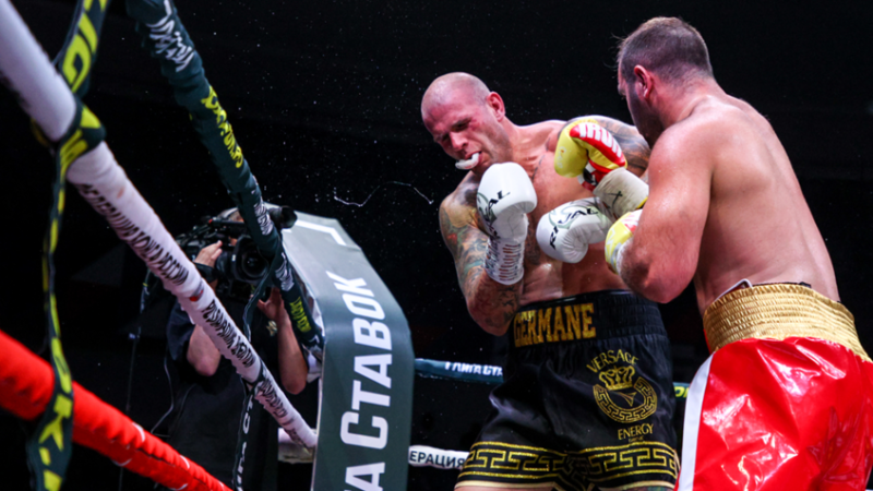 الروسي مراد غاسييف يسقط بوليف بالضربة القاضية ويتوج بلقب بطولة العالم للوزن الثقيل “WBA” (فيديو)