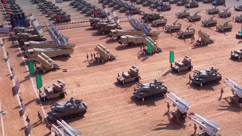 إعلامي شهير يتحدث عن انزعاج إسرائيلي من تنامي القوة العسكرية المصرية